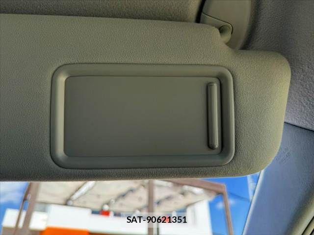 Toyota PRIUS 2014-06 8686327-29