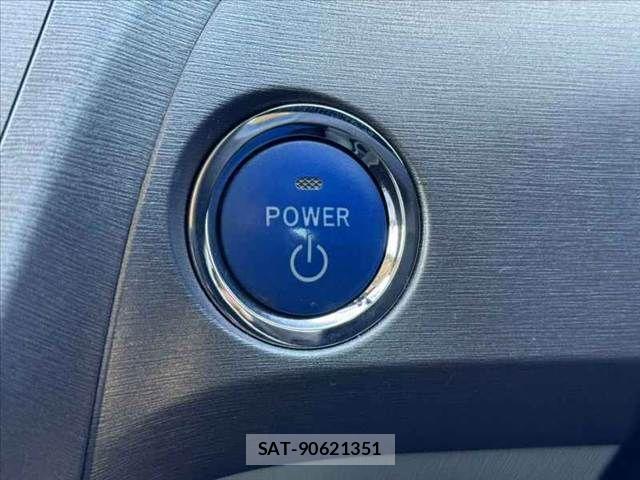 Toyota PRIUS 2014-06 8686327-6