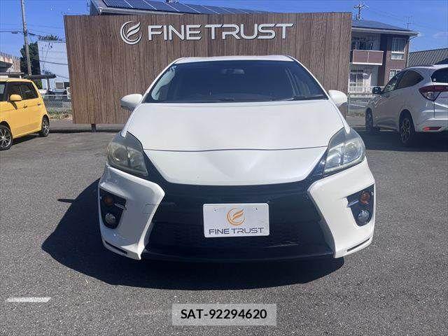 Toyota PRIUS 2014-09 8686343-14
