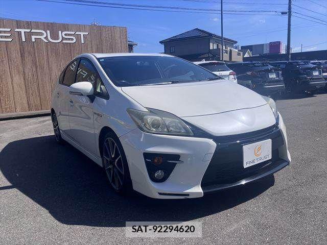 Toyota PRIUS 2014-09 8686343-15