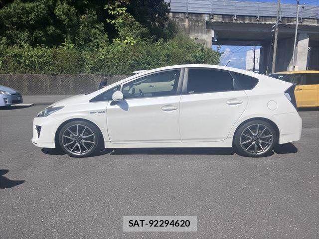 Toyota PRIUS 2014-09 8686343-20