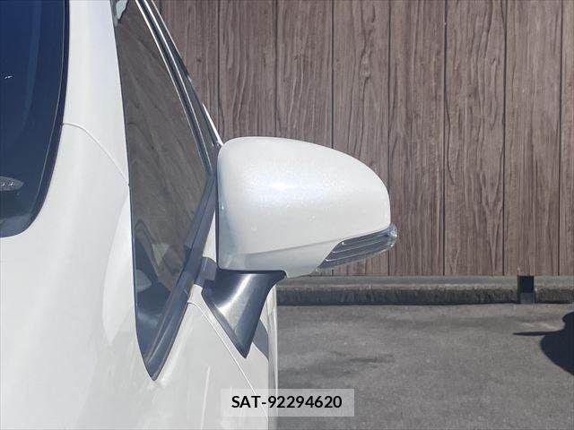 Toyota PRIUS 2014-09 8686343-21