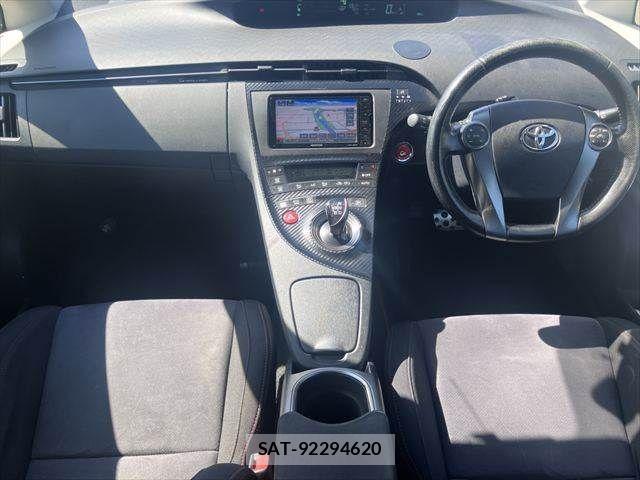 Toyota PRIUS 2014-09 8686343-2