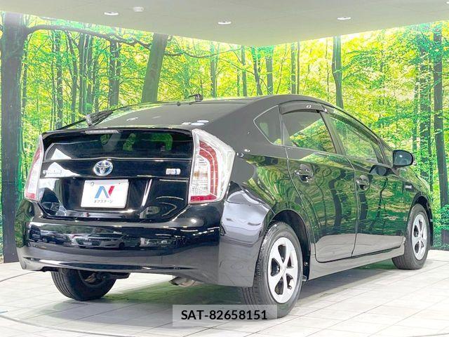 Toyota PRIUS 2012-02 8686335-16