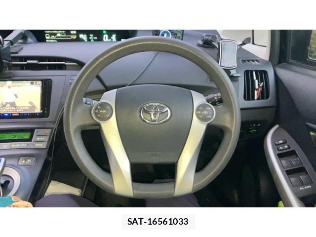 Toyota PRIUS 2013-10 8686354-9