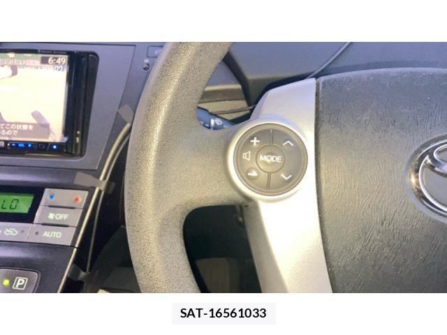 Toyota PRIUS 2013-10 8686354-10