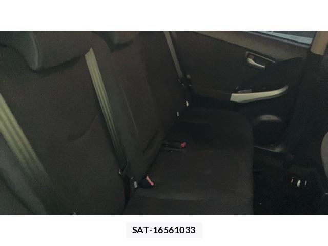 Toyota PRIUS 2013-10 8686354-19