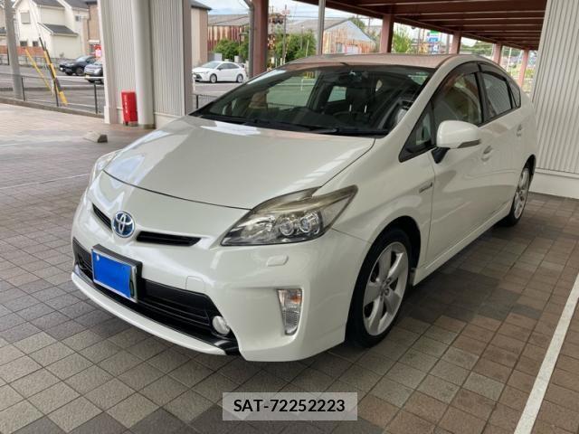 Toyota PRIUS 2015-08 8686356-0