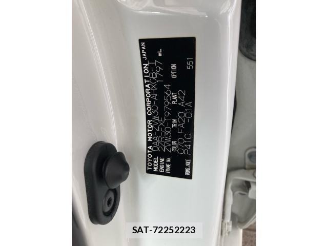 Toyota PRIUS 2015-08 8686356-12