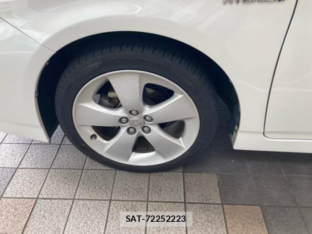 Toyota PRIUS 2015-08 8686356-4