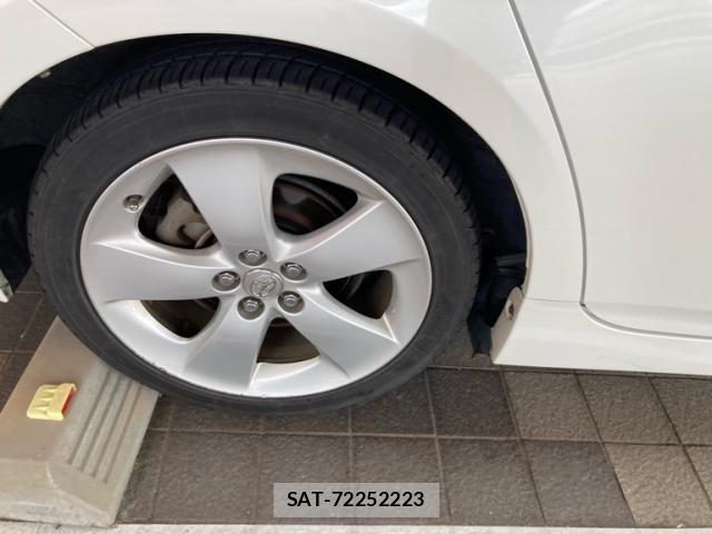 Toyota PRIUS 2015-08 8686356-8
