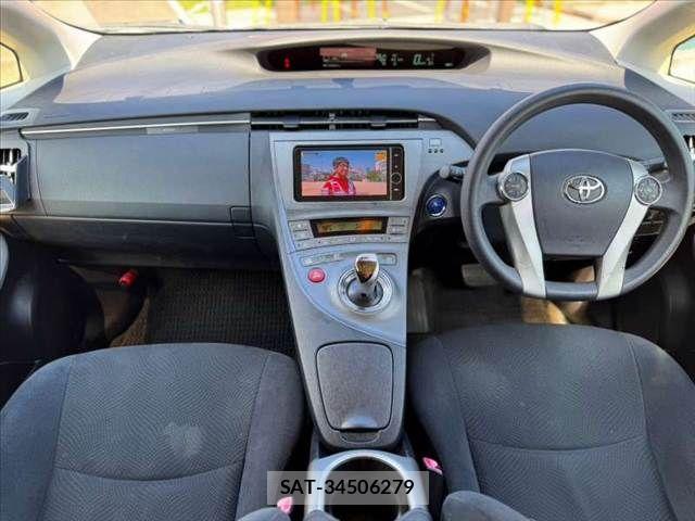 Toyota PRIUS 2012-11 8686342-1
