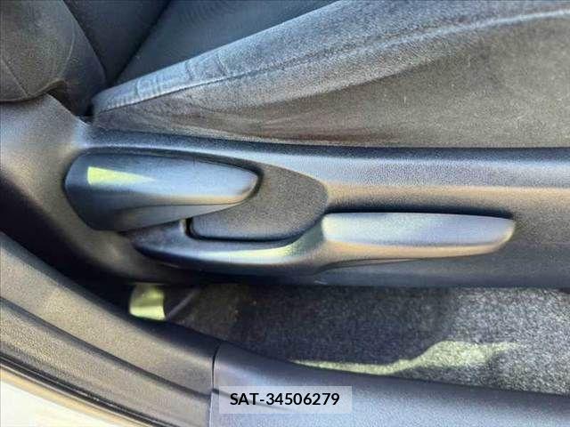 Toyota PRIUS 2012-11 8686342-29