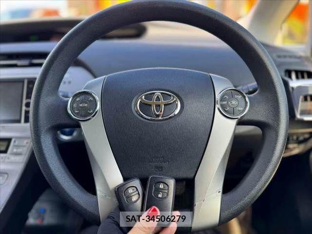 Toyota PRIUS 2012-11 8686342-4