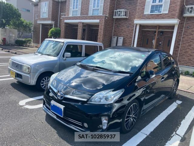 Toyota PRIUS 2013-11 8686358-1