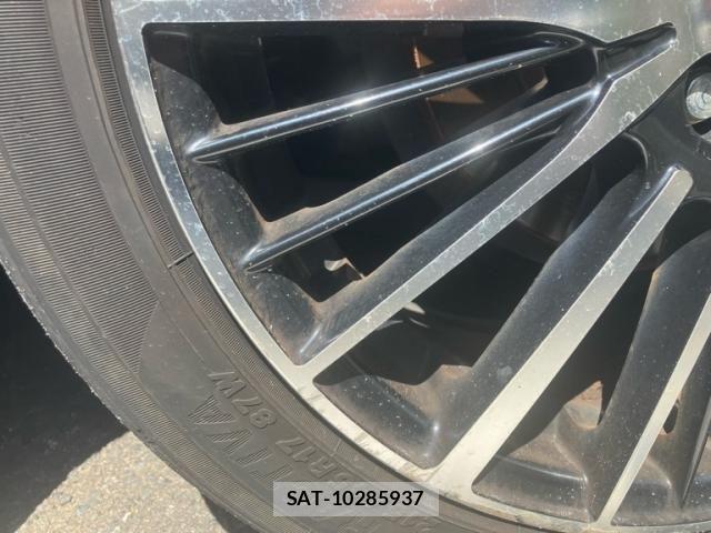 Toyota PRIUS 2013-11 8686358-24