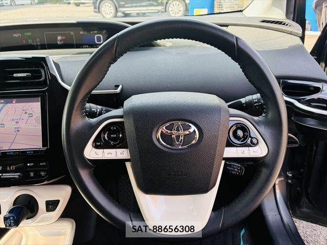 Toyota PRIUS 2017-09 8686320-10