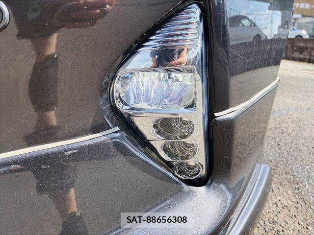 Toyota PRIUS 2017-09 8686320-12