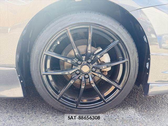 Toyota PRIUS 2017-09 8686320-13