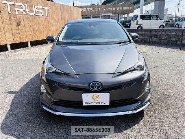 Toyota PRIUS 2017-09 8686320-14