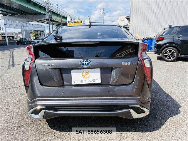 Toyota PRIUS 2017-09 8686320-18