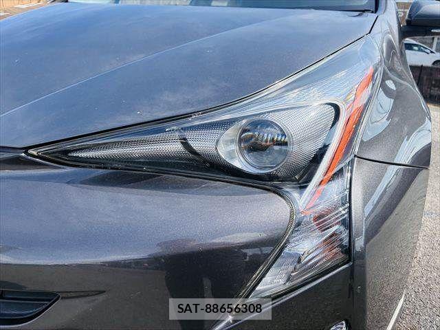 Toyota PRIUS 2017-09 8686320-21