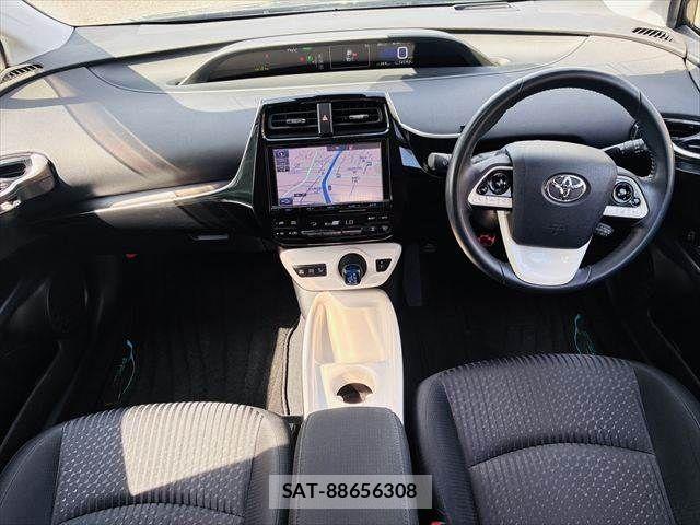 Toyota PRIUS 2017-09 8686320-2