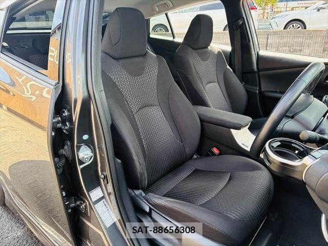 Toyota PRIUS 2017-09 8686320-7
