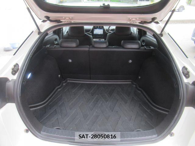Toyota PRIUS 2016-09 8686336-10