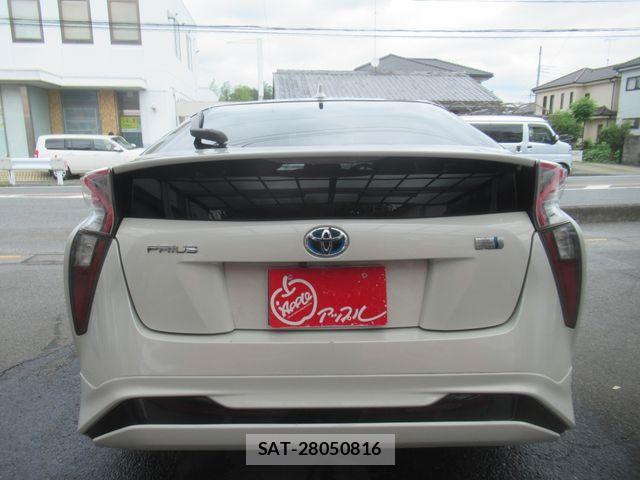 Toyota PRIUS 2016-09 8686336-13