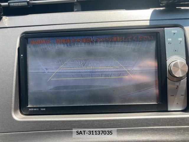 Toyota PRIUS 2013-11 8686359-20