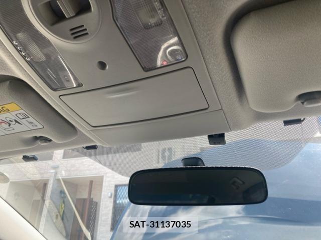 Toyota PRIUS 2013-11 8686359-23