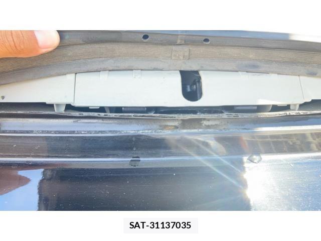 Toyota PRIUS 2013-11 8686359-27