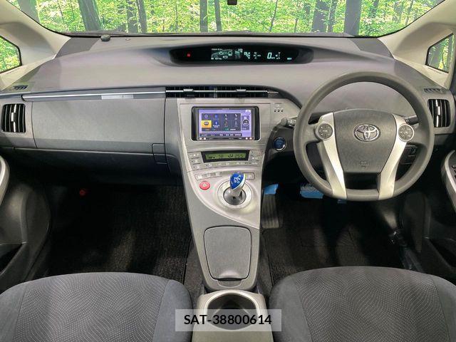 Toyota PRIUS 2014-07 8686317-1