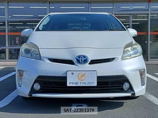 Toyota PRIUS 2015-09 8686344-14