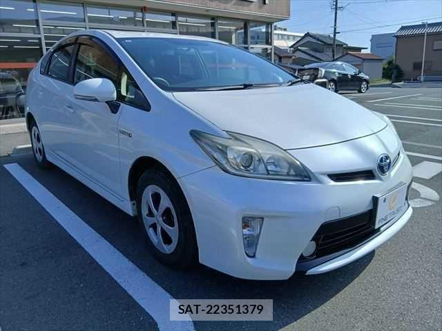 Toyota PRIUS 2015-09 8686344-15
