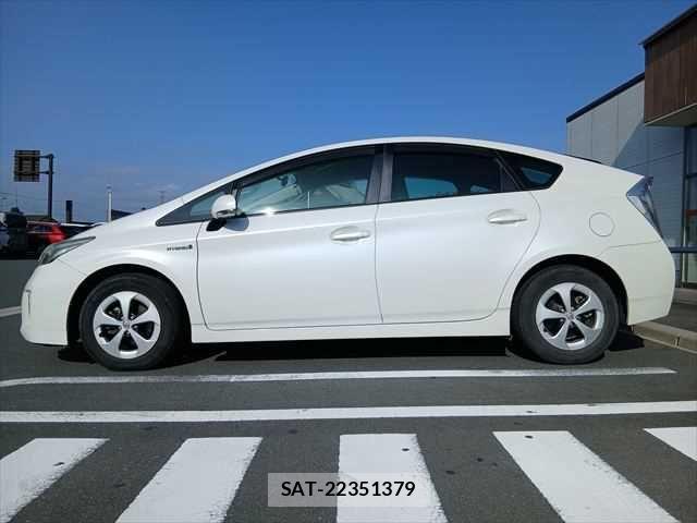 Toyota PRIUS 2015-09 8686344-20