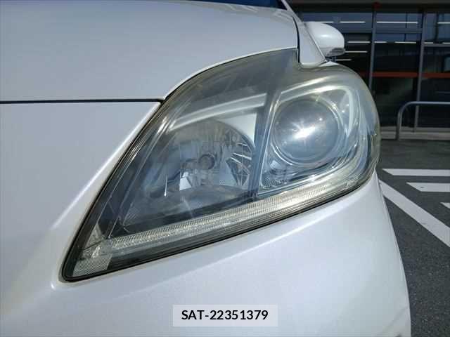 Toyota PRIUS 2015-09 8686344-21