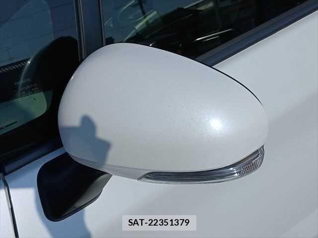 Toyota PRIUS 2015-09 8686344-26