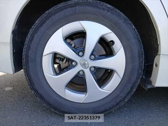 Toyota PRIUS 2015-09 8686344-27