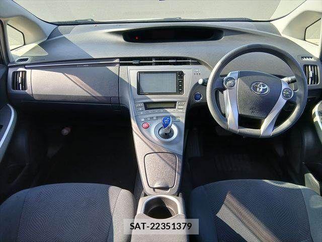 Toyota PRIUS 2015-09 8686344-2