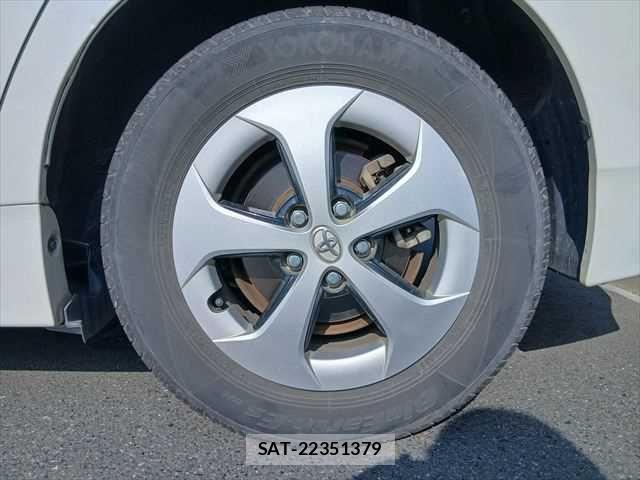 Toyota PRIUS 2015-09 8686344-29