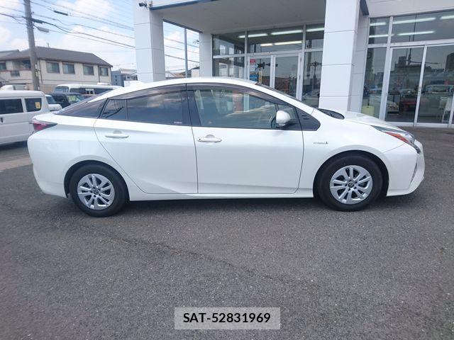 Toyota PRIUS 2016-03 8686311-9