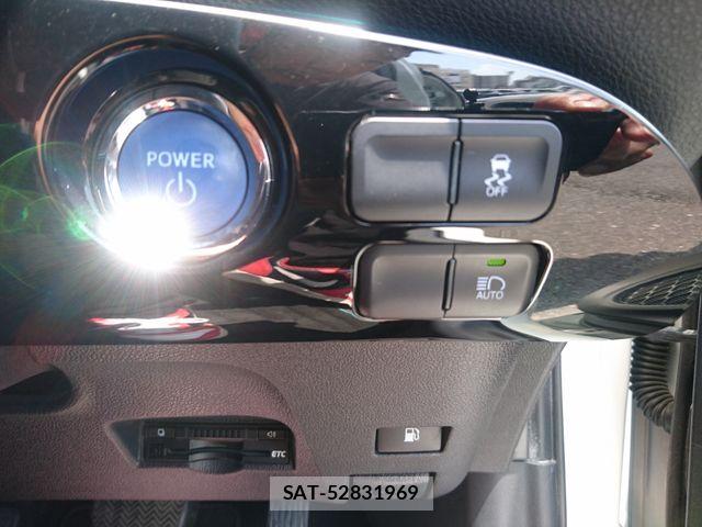 Toyota PRIUS 2016-03 8686311-24