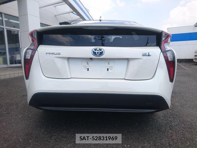 Toyota PRIUS 2016-03 8686311-7