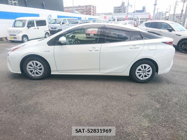 Toyota PRIUS 2016-03 8686311-8