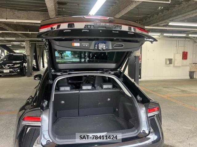 Toyota PRIUS 2023-05 8745253-13