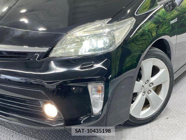 Toyota PRIUS 2013-10 8745285-12