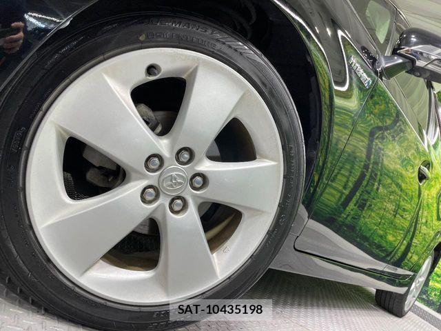 Toyota PRIUS 2013-10 8745285-13