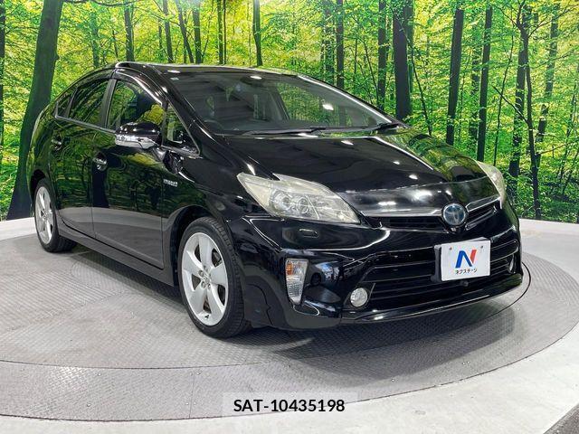 Toyota PRIUS 2013-10 8745285-16